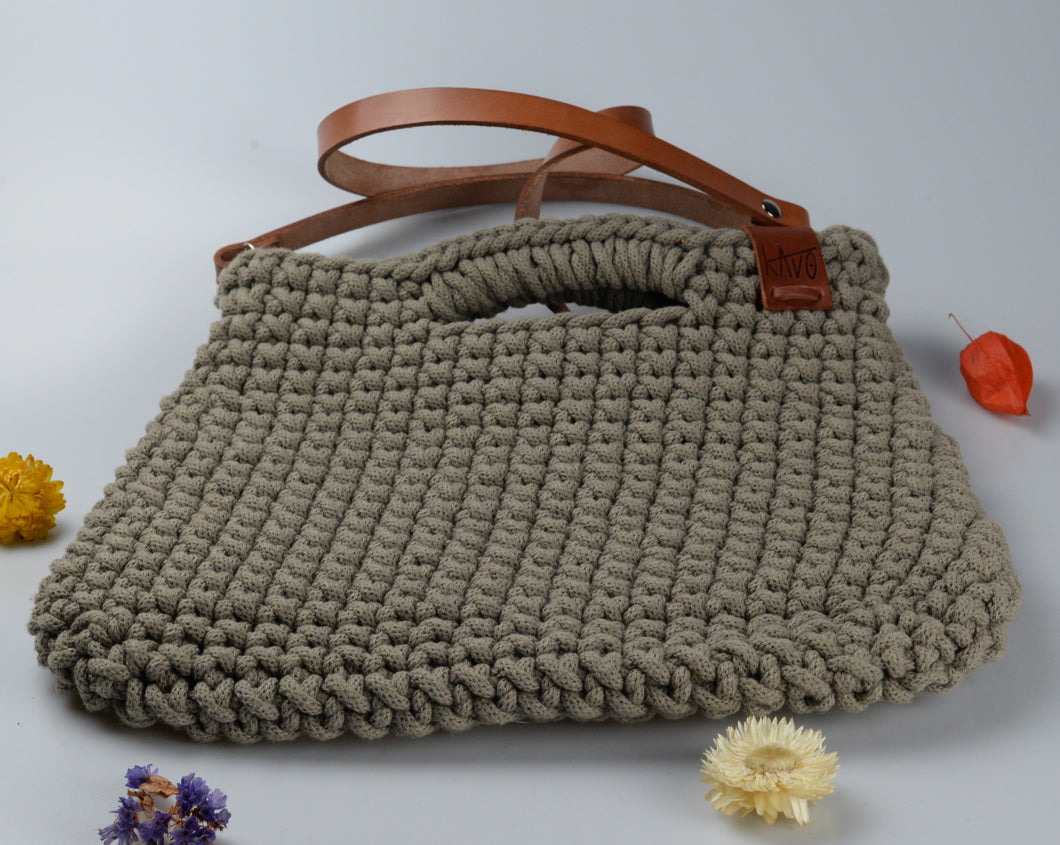 Cotton handbag with leather strap